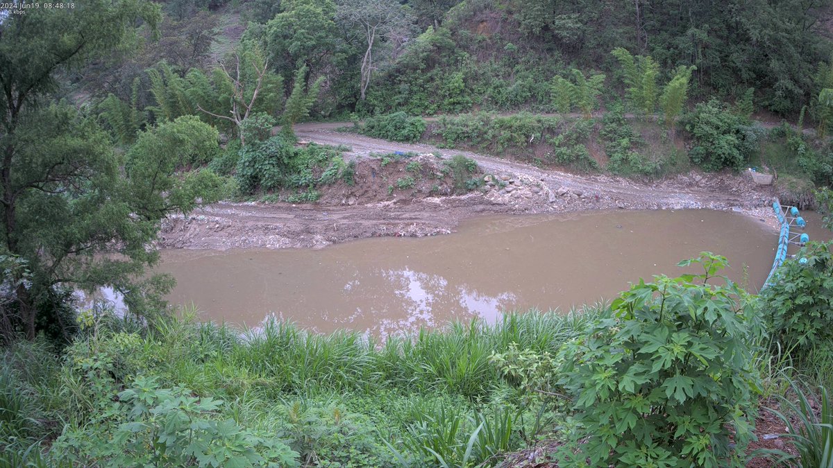 953 truckloads of trash extracted in Guatemala this year; this is what the river looks like before/after.

Watch a timelapse of one month of Interceptor 006 operations: youtu.be/WcSY6nY0ifY