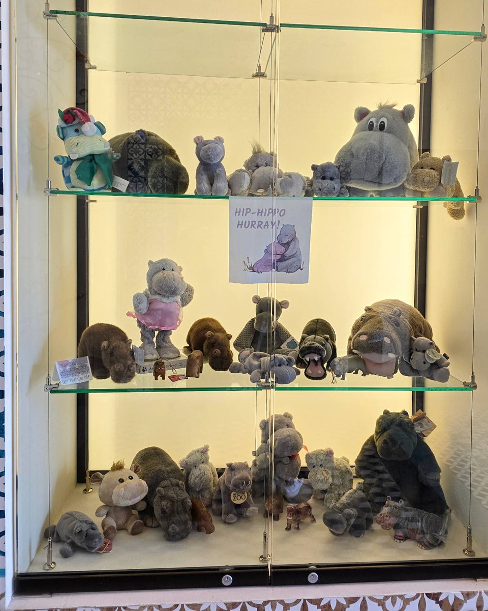 SouthsideSATX's tweet image. #TuesdayThings: 

Visit the Mission Library and check out the Lego Hall of Fame and the Hippo collection. 

📍3134 Roosevelt Ave, San Antonio, TX 78214.

Have a refreshing matcha and lavender drink at Sit &amp;amp; Sip with ME.

📍3244 Mission Rd, San Antonio, TX 78214