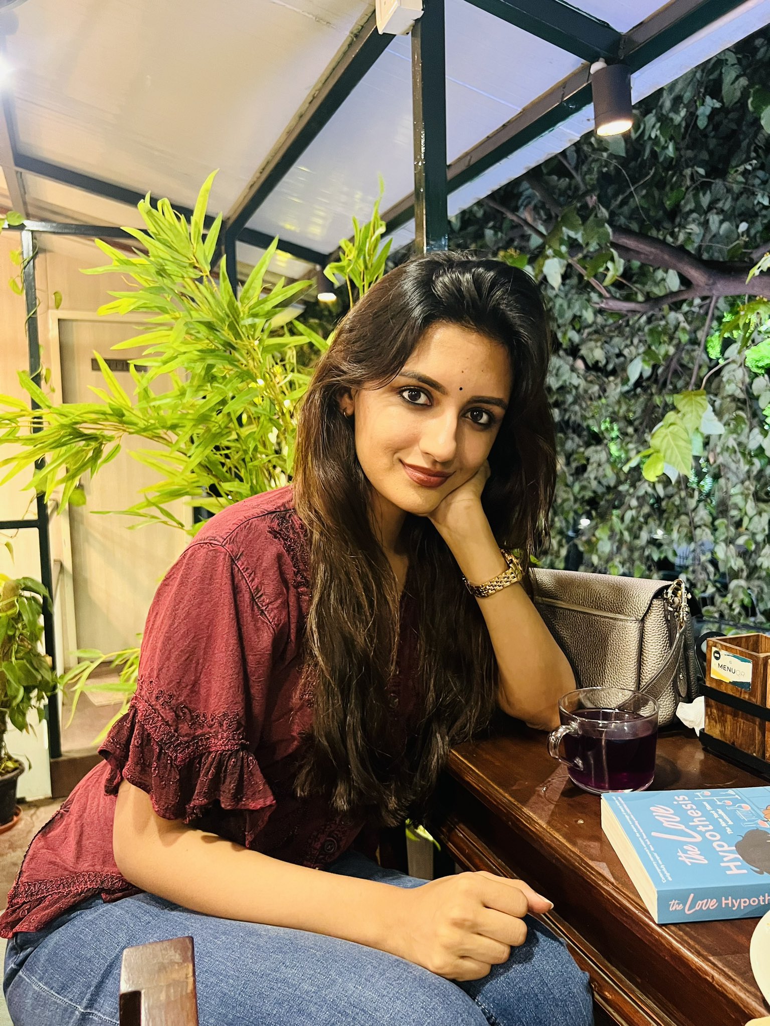 GQ7UlrTX0AAoFwY?format=jpg&name=large