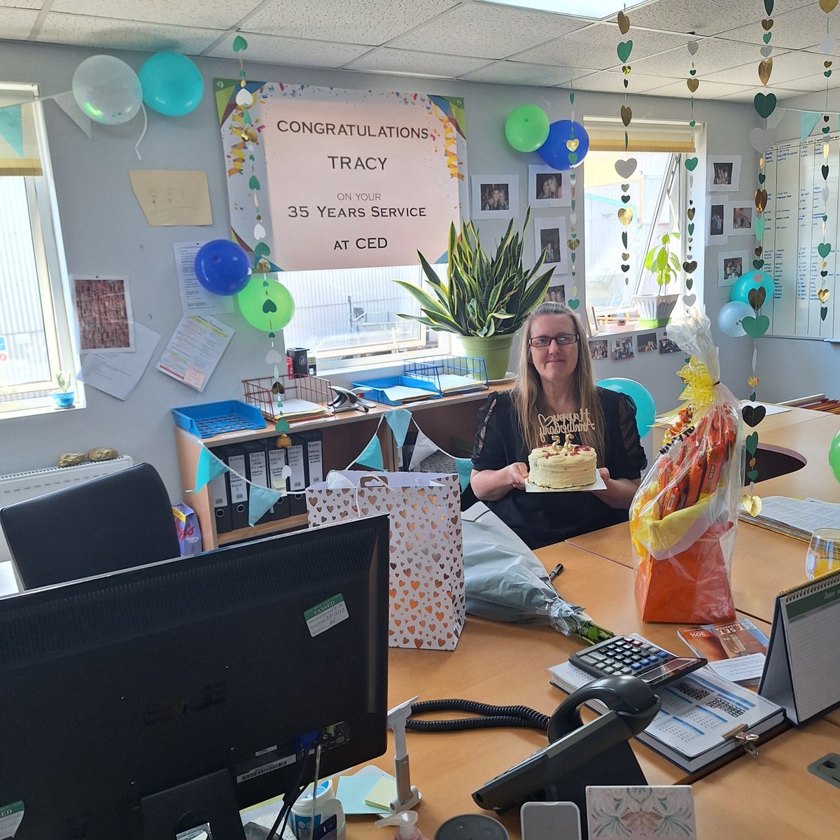 CEDStoneGroup's tweet image. Congratulations to Tracy who is celebrating 35 years service at CED Stone Group.

Tracy started at the company at just 16 years old, originally working in the depot but now works in the Commercial Office. A big thanks to Tracy for her hard work and dedication.

#LengthOfService