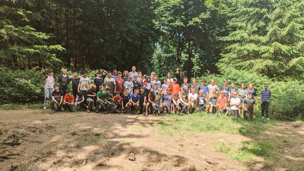 DHSBmrAnderson's tweet image. Obstacle course completed. #muddy #dhsbcew