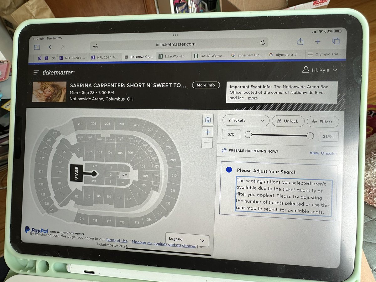 HaleyMouse's tweet photo. So glad I waited in a queue for an HOUR to get to see this! @SabrinaAnnLynn @TeamSabrina what happened, you didn’t even send presale codes and links until ten minutes before the sale. https://t.co/RdqTxR2yhj