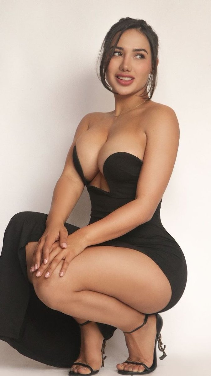 GQ7Xm_PaQAIzIH8?format=jpg&name=medium