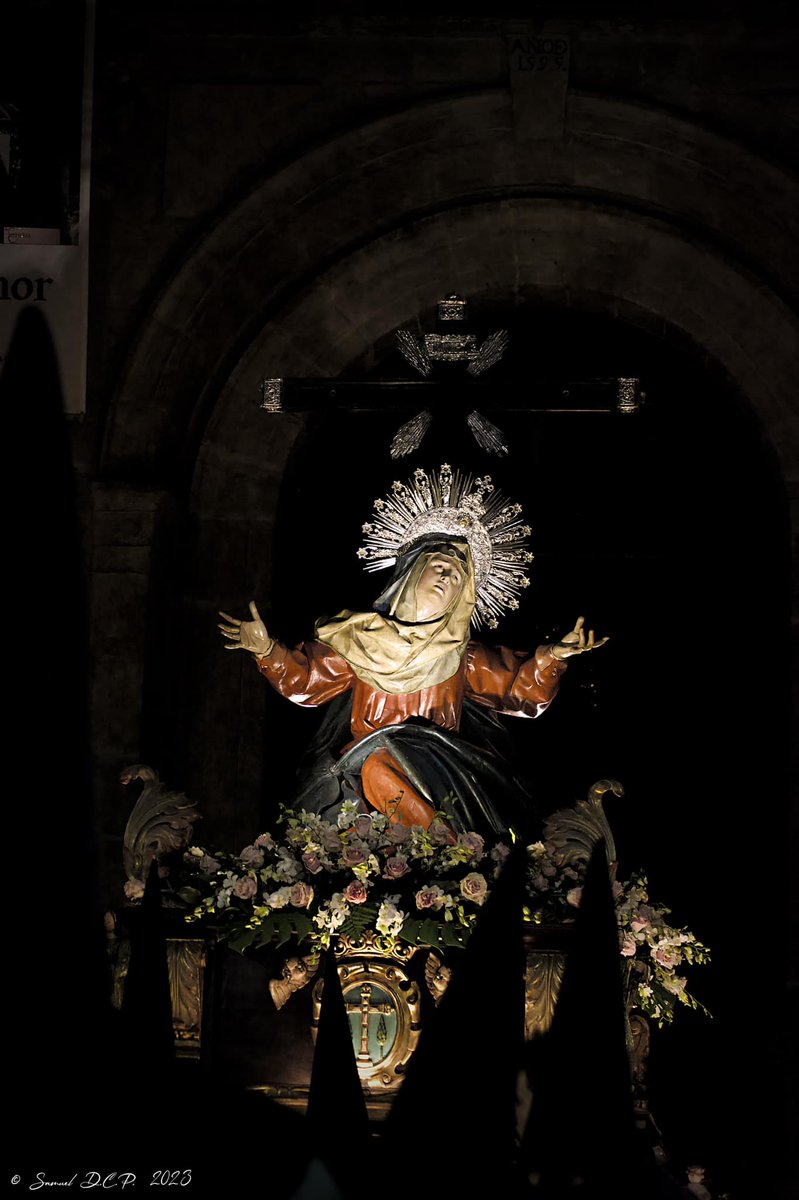 En estos difíciles momentos mostramos todo nuestro apoyo a los hermanos de <a href="/SantaVeraCruz/">Santa Vera Cruz</a>  tras el derrumbe de la cúpula de su iglesia penitencial. 
En la medida de nuestras posibilidades nos ponemos a su disposición para cualquier necesidad.
Fotografía, <a href="/Samuel_DCP/">𝓢𝓪𝓶𝓾𝓮𝓵 (𝓢.𝓓.𝓒.𝓟.)</a>