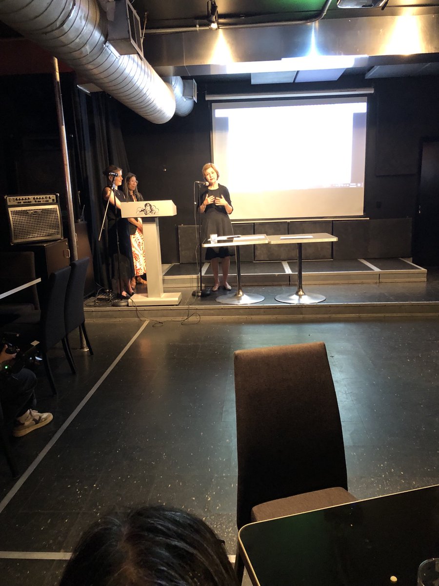 Marina Strauss (@marinastrauss) on Twitter photo Huge shoutout to <a href="/kahowlett/">Karen Howlett</a> for winning Outstanding Achievement award ā¦<a href="/sabewCDA/">SABEW Canada</a>ā© for excellent business coverage incl using her business savvy to cover politics & big investigations <a href="/globeandmail/">The Globe and Mail</a> - editors let her take big risks/had her back, she said in awesome speech Huge shoutout to <a href="/kahowlett/">Karen Howlett</a> for winning Outstanding Achievement award ā¦<a href="/sabewCDA/">SABEW Canada</a>ā© for excellent business coverage incl using her business savvy to cover politics & big investigations <a href="/globeandmail/">The Globe and Mail</a> - editors let her take big risks/had her back, she said in awesome speech