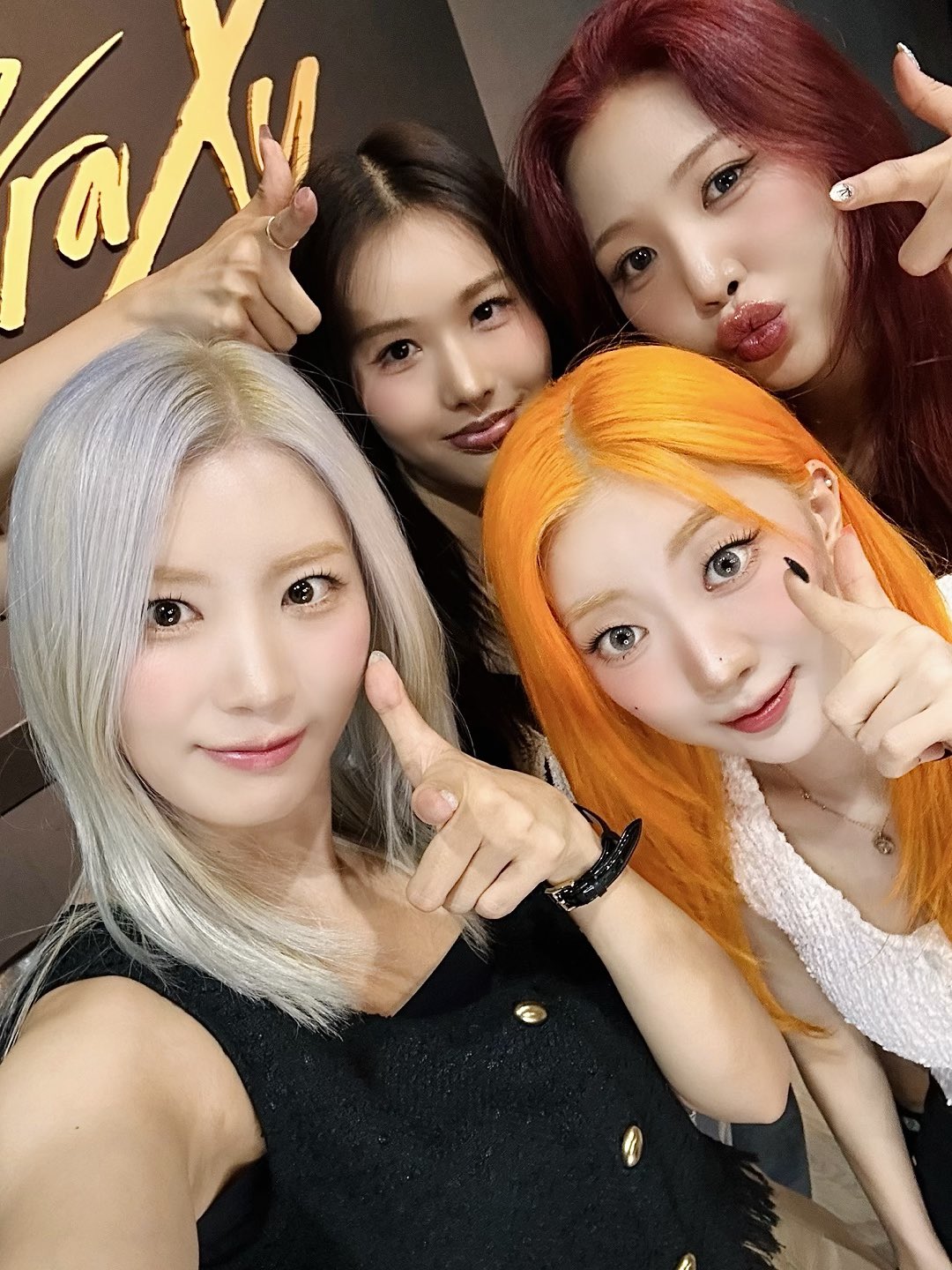 GQ7ZriAbwAIXC1_?format=jpg&name=large