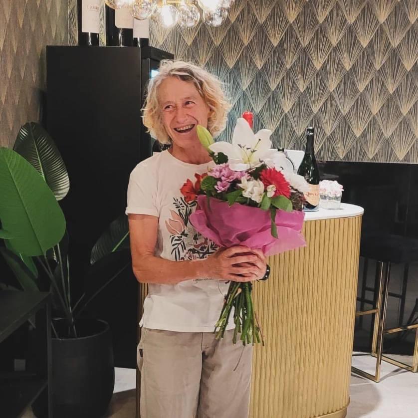 El pasado viernes celebramos la merecida jubilación de nuestra profesora Beatriz Aguilar.
Una excelente profesional y una inmejorable compañera se despide de la docencia y del Calderón, que ha sido y siempre será su casa. 

Feliz jubilación Beatriz! 

#somosCalderón #iescalderón