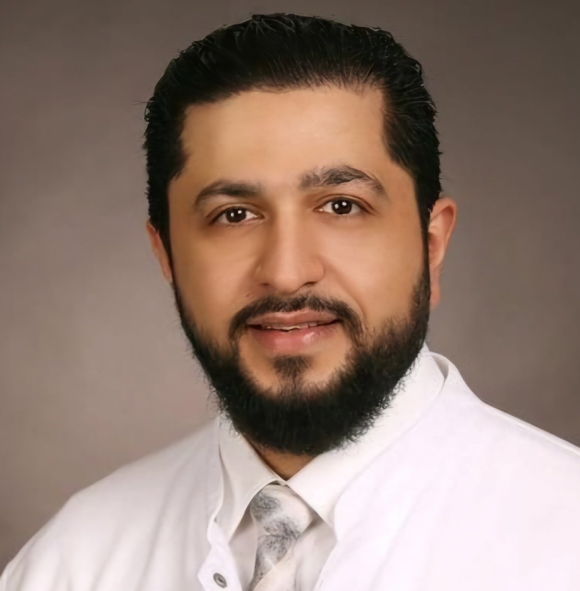 حصل د. فواز بن سالم الشمري على البورد الألماني في جراحة الوجه والفكين من مستشفى فرانكفورت بجمهورية ألمانيا الاتحادية.
#الساحات تهنى الدكتور فواز الشمري وتتمنى له التوفيق والنجاح.