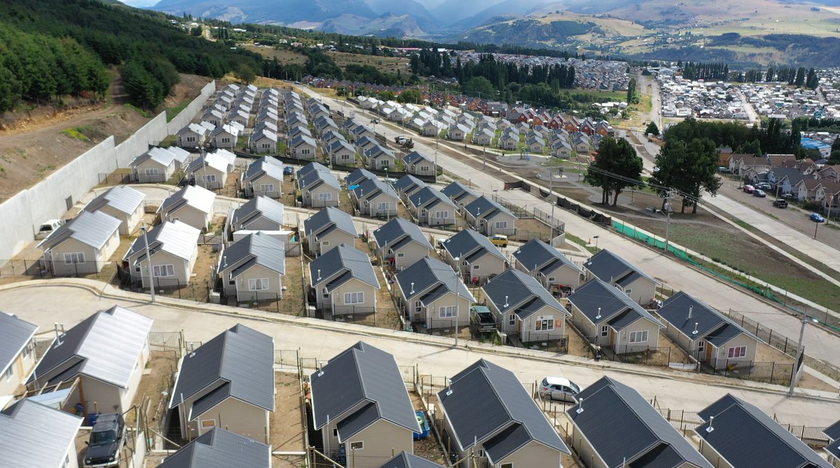 Ahora, Seremi de Vivienda, Paulina Ruz, junto a Seremi Medio Ambiente, Yoal Díaz, en radio Genial, abordando diversos temas de interés regional, como Subsidios Térmicos, postulaciones para subsidio de arriendo, avances del Plan de Emergencia Habitacional, entre otros.