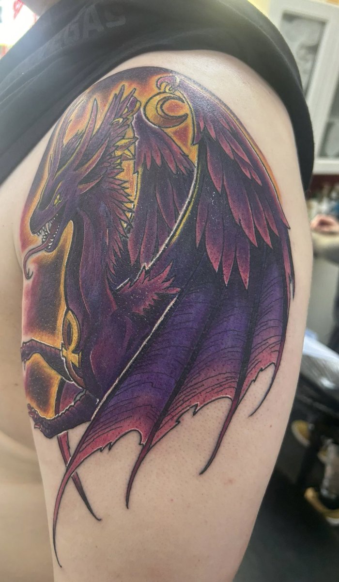 First session done of my @Trickywii dragon form tattoo ☺️ bottom half will  be done next session. Tricky is a massive inspiration for me so I had to  give her my left, image size:700x1200