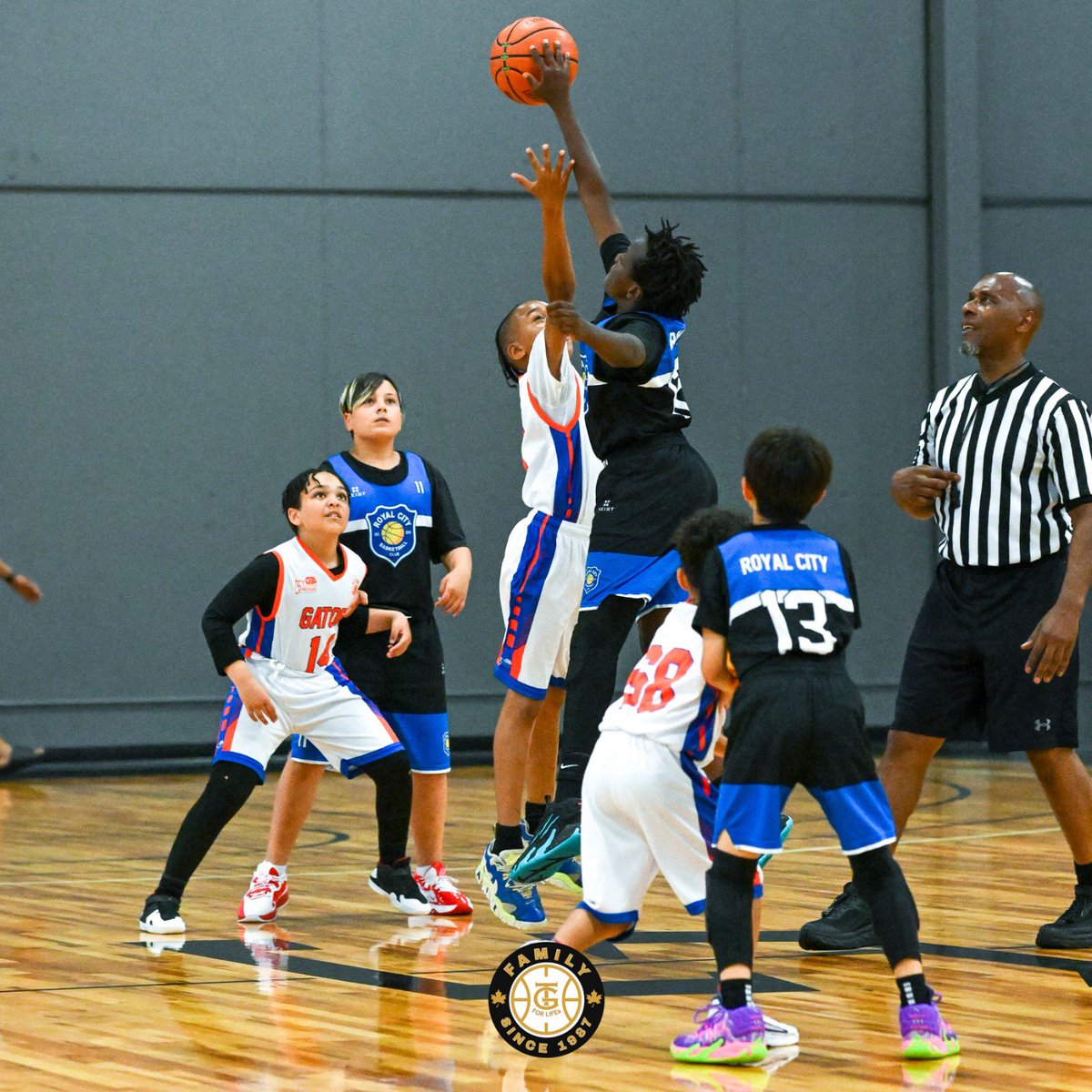 DrewEbanks's tweet photo. ON POINT ON LOCATION: 25th Annual @TG4LifeSports Tournament! Tons of talent in the building for the event!

#tg4lifesports #onpointbasketball #youthbasketball #canbball #aaubasketball 

📸: @fazvisions https://t.co/3D0Xgf0QJG