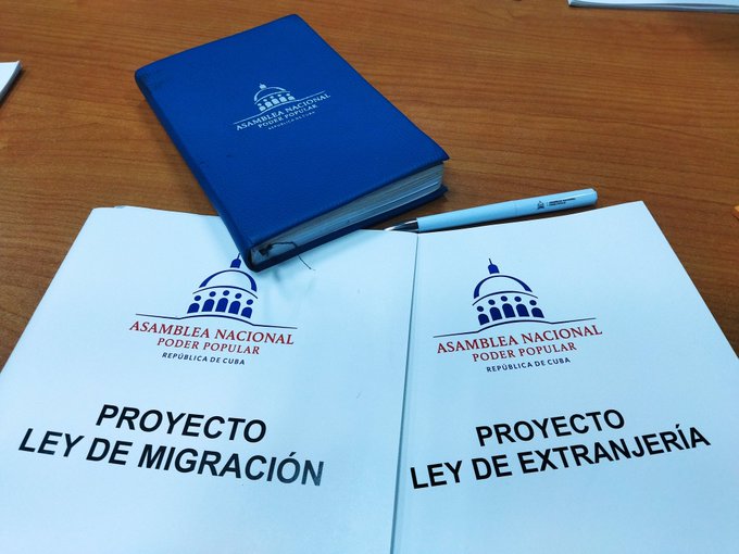 La Asamblea Nacional del Poder Popular de #Cuba (ANPP, parlamento)  anunció  que ya se encuentra disponible en su web el texto del  proyecto de ley de Ciudadanía.
<a href="/AsambleaCuba/">Asamblea Nacional Cuba</a> 
<a href="/EstebanLazo13/">Esteban Lazo</a> 
<a href="/DiazCanelB/">Miguel Díaz-Canel Bermúdez</a> 
<a href="/PartidoPCC/">Partido Comunista de Cuba</a> 
<a href="/GobiernoArt/">Gobierno Provincial de Artemisa</a> 
#ArtemisaJuntosSomosMás