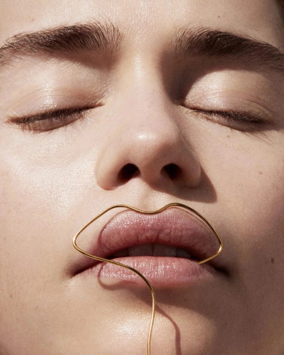 worlds_moda's tweet photo. #beautyinspirationWM (2/2)
#ALLUREUS,
June 2019.
By #MarcusOhlsson
#EmiliaClarke https://t.co/Nklt8YZOG6