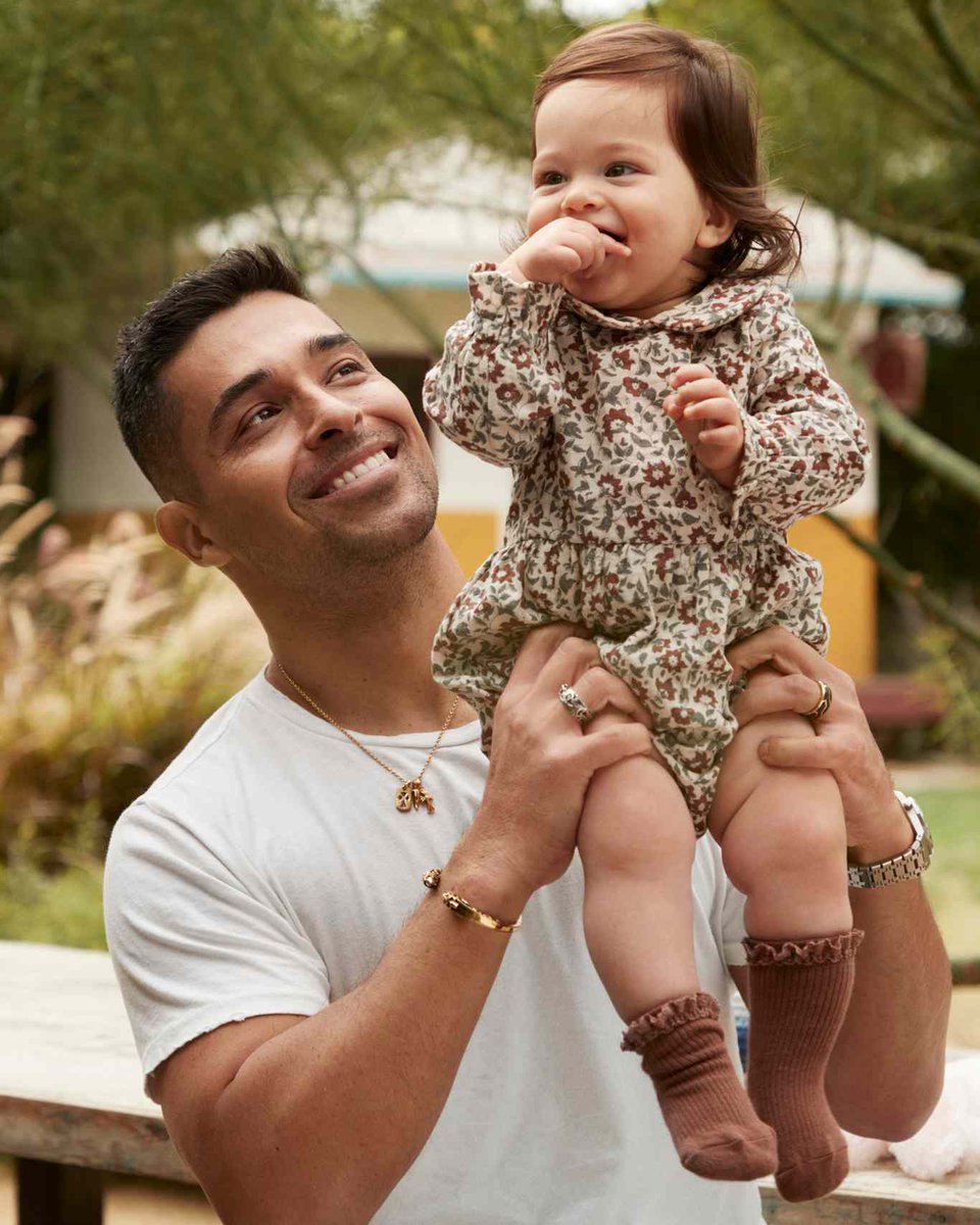 CrackedTheCodes's tweet image. Tiny Nakano and daddy. 🫶💕