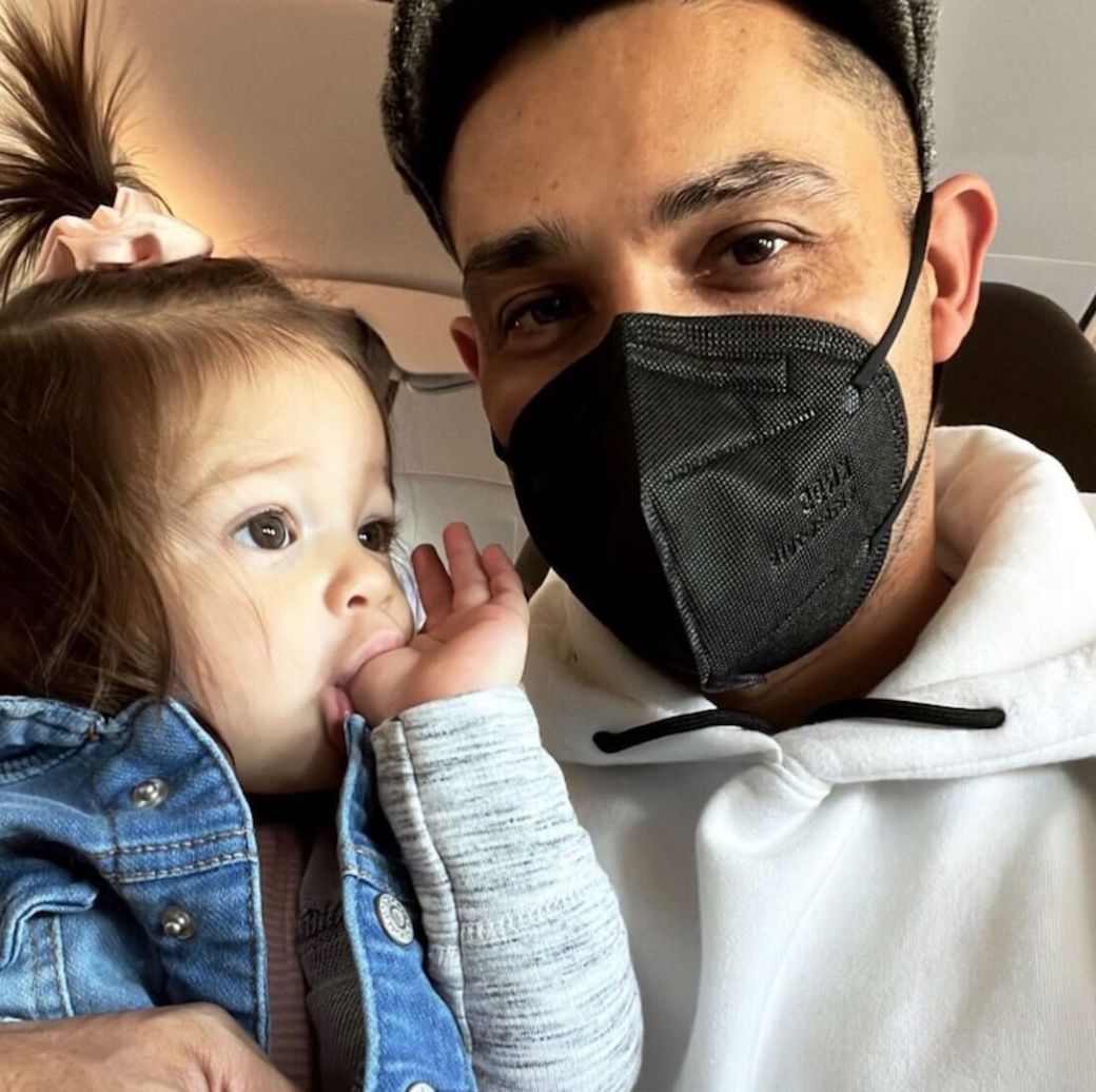 CrackedTheCodes's tweet image. Tiny Nakano and daddy. 🫶💕