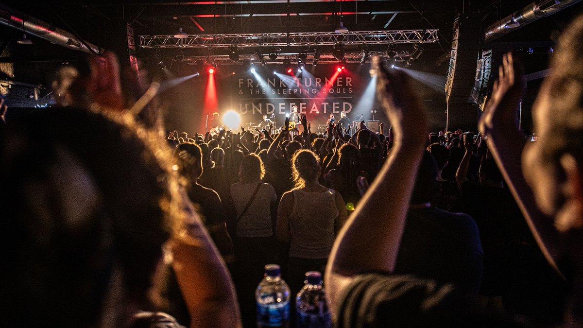 PiedmontHall's tweet photo. Try this at home

Frank Turner at Piedmont Hall - 6/20/2024
📷 - Joey Kirkman https://t.co/O1D7dPWbSX