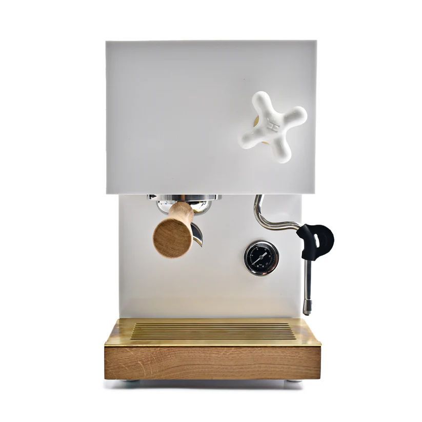 AnZa ESPRESSO MAKER A sleek silhouette and premium materials give the morning routine an aesthetic upgrade. buff.ly/4cAVWPC #anzacoffee buff.ly/4bo0sjg #coffeemachinescoffee #gear