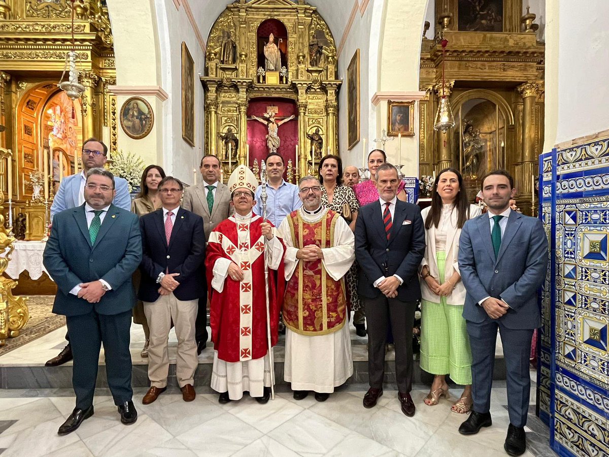 HdadConsolacion's tweet photo. El domingo tuvieron lugar las #Confirmaciones en nuestra Parroquia de San Martín, oficiadas por el Excmo. y Rvdmo. Sr. D. Ramón Valdivia, Obispo auxiliar de la @Archisevilla1 y cantada por el coro parroquial, que contó con una numerosa representación del coro de nuestra hdad. https://t.co/ddR1R2N5D3