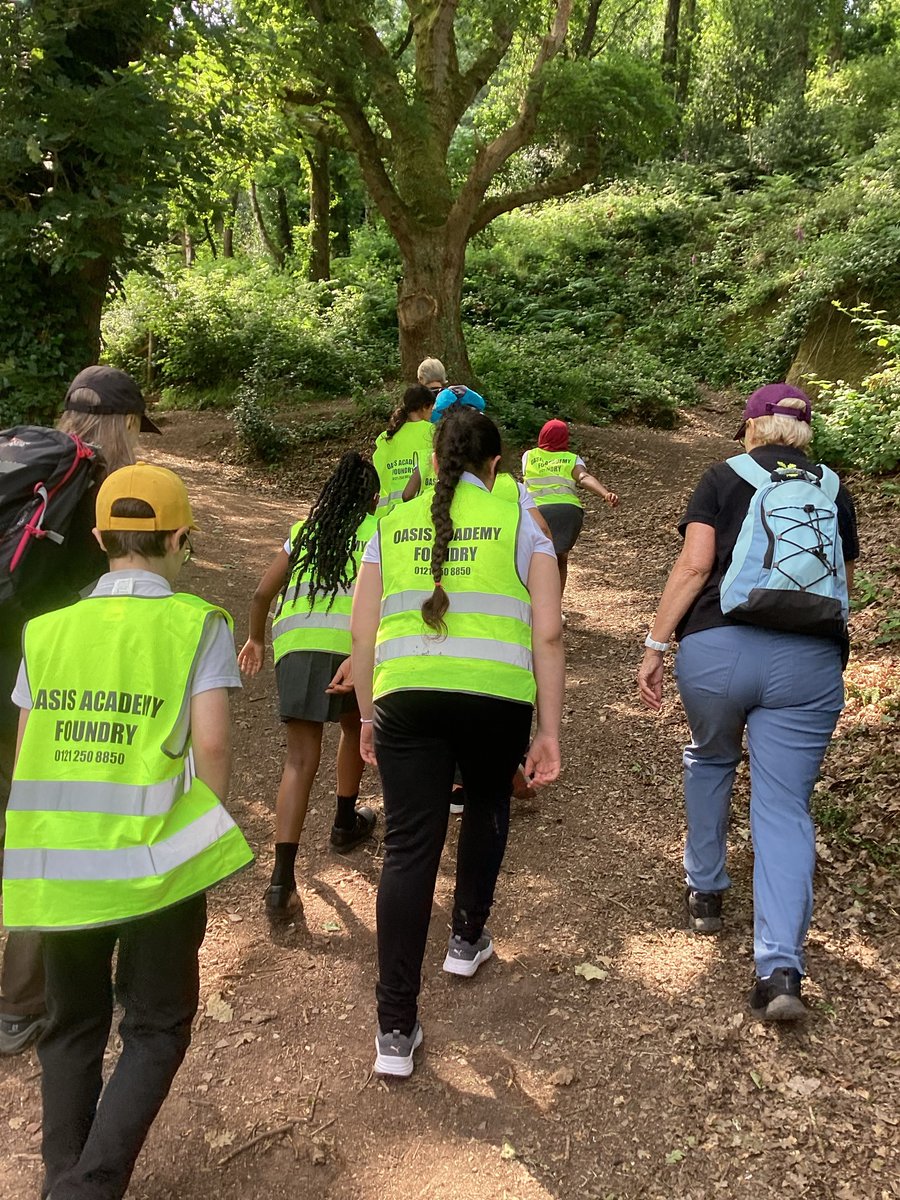 OasisFoundry's tweet photo. Year 5 had a fantastic trip to Kinver Edge! 🏞️ They delved into prehistoric times and enjoyed some adventurous hiking. A perfect blend of history and nature for our young explorers! #KinverEdge #PrehistoricLearning #OutdoorAdventure https://t.co/VGzgAEdR4W