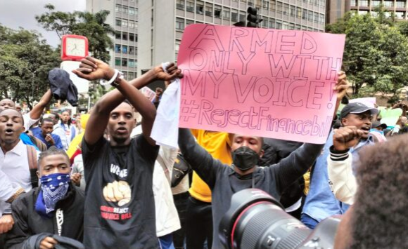 allafrica's tweet photo. Finance Bill Passes in Parliament Despite Huge Opposition @allafrica: https://t.co/RndRAE9u3r #Kenya https://t.co/WbzgsBlyEy