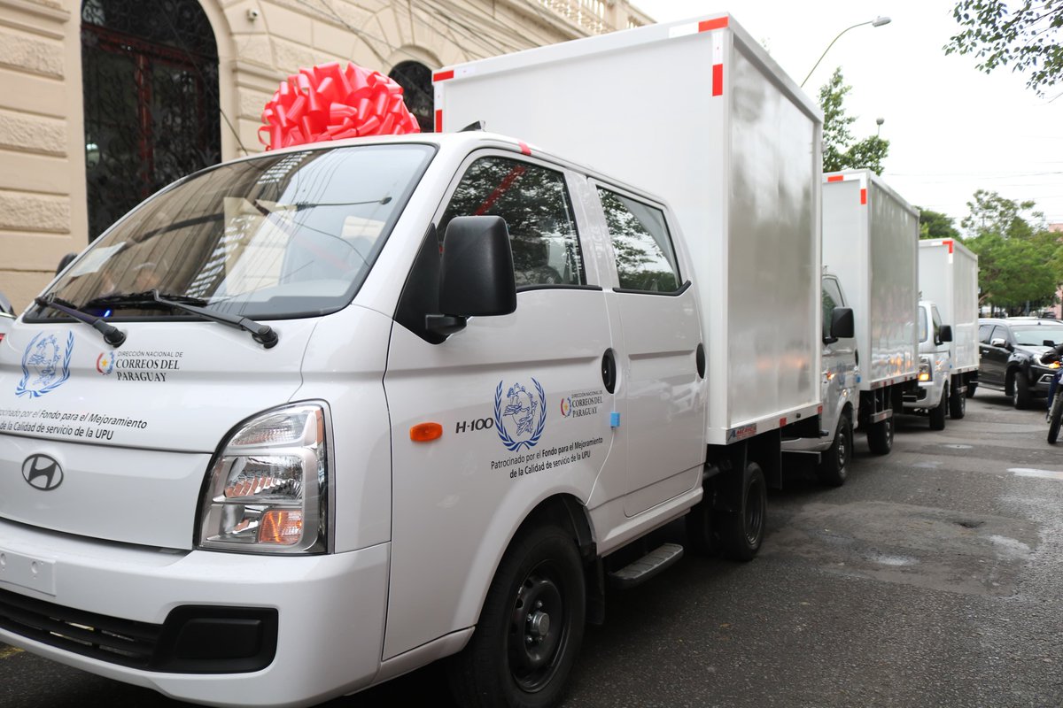 CorreoPy's tweet photo. La Dirección Nacional de Correos del Paraguay (Dinacopa) recibió nueva flota de vehículos gracias a la donación de la Unión Postal Universal (UPU), a través del Fondo para el Mejoramiento de la Calidad de Servicio (FMCS). @UPU_DG @UPU_UN 

Leé más en https://t.co/sJ7keX1WQf https://t.co/2I7ujg9UdD