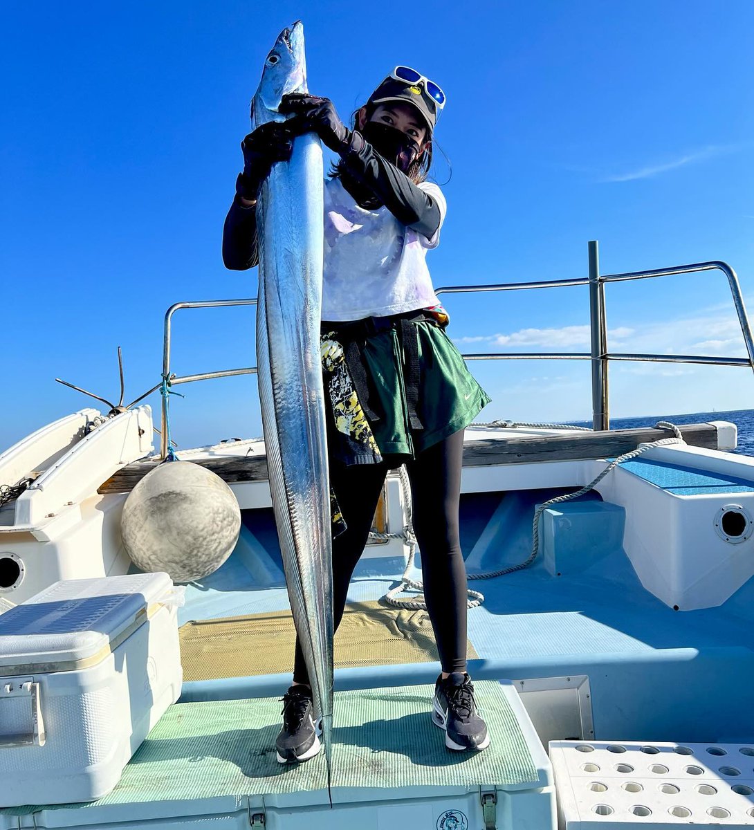 NicholeR83948's tweet photo. はじめてのオキナワオオタチで
メガタチ(神龍)狙いの釣りにGO🛥️💨
.
ここ数日渋い釣果続きの海らしく
今日ももしや、、、と思ってたら
やっぱり渋いぞーって😭😭😭
指4本や指5本はあがるけど
メガタチをキャッチしたくて
終盤でも粘りに粘りまくって

#釣りスタグラム #釣り好きと繋がりたい #釣り船 https://t.co/mOJuppHSrl