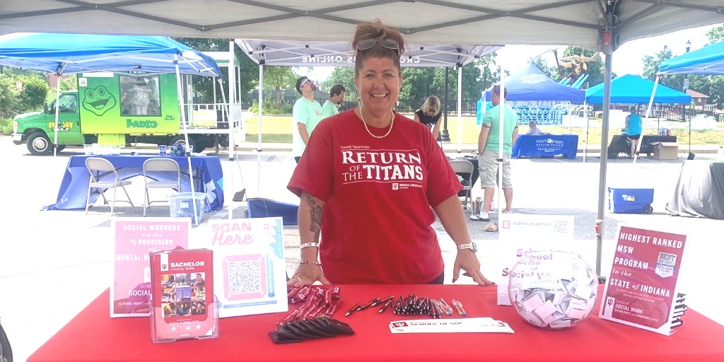 IU Social Work (@iusocialwork) on Twitter photo Dr. Elena Mrozinske, IU School of Social Work South Bend, building community relationships, program recruiting, and developing service opportunities at the City of Mishawaka Schools at the Fun in the Sun Festival!
<a href="/IUSouthBend/">IU South Bend</a> #NASW #CSWE Dr. Elena Mrozinske, IU School of Social Work South Bend, building community relationships, program recruiting, and developing service opportunities at the City of Mishawaka Schools at the Fun in the Sun Festival!
<a href="/IUSouthBend/">IU South Bend</a> #NASW #CSWE