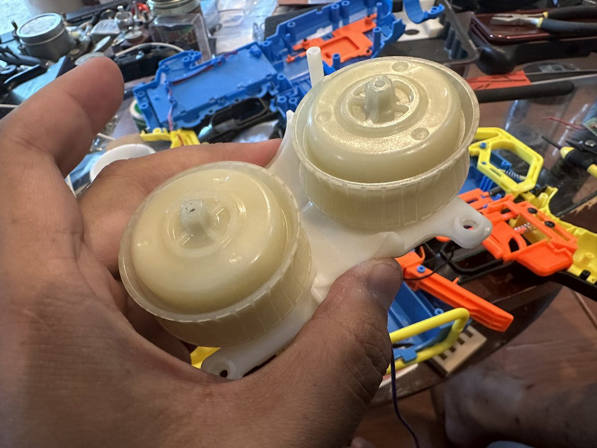 UnicityPoint's tweet image. Getting back to doing electronics and maker-type projects finally 😂 first on the bench is this LiPo battery modded Nerf Rival Challenger with a tasteful extended battery door fresh off the new 3d printer I bought on Friday