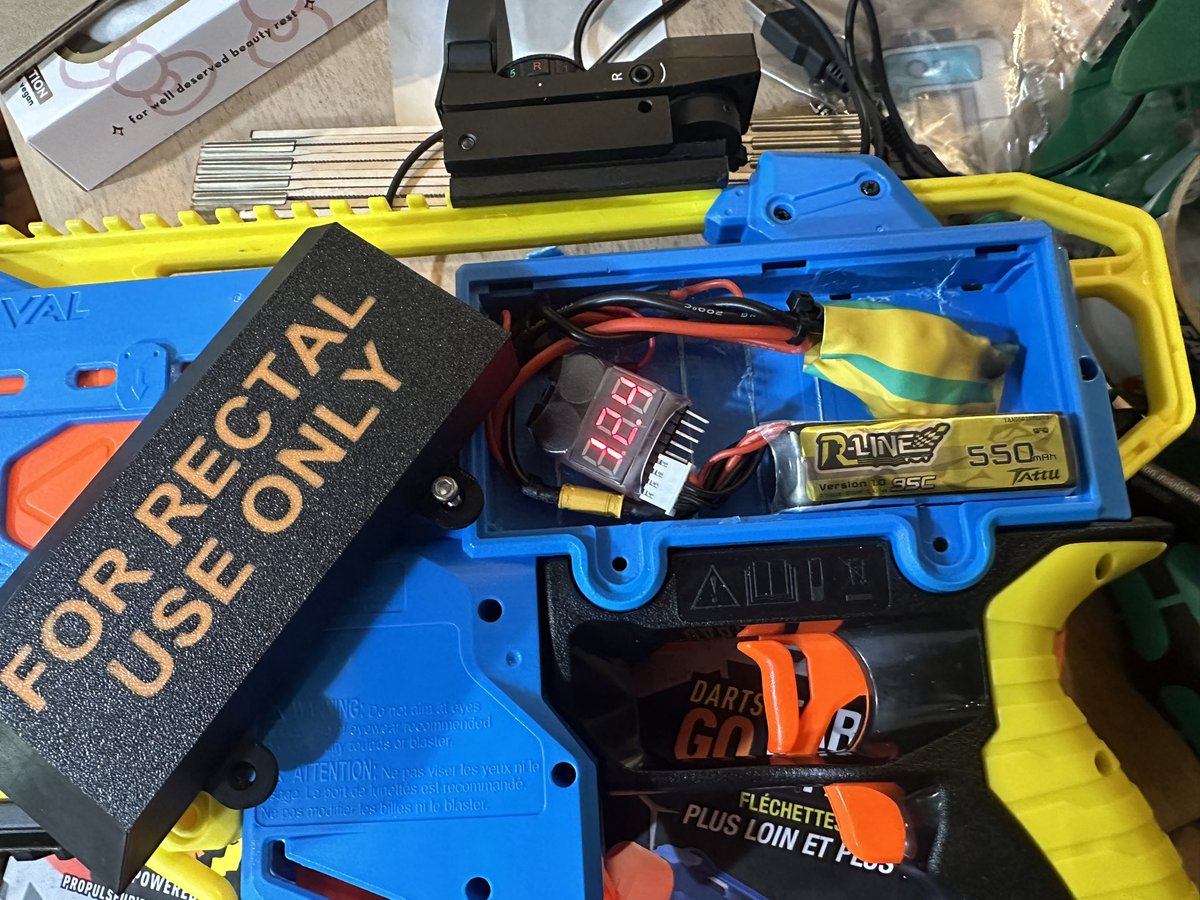 UnicityPoint's tweet image. Getting back to doing electronics and maker-type projects finally 😂 first on the bench is this LiPo battery modded Nerf Rival Challenger with a tasteful extended battery door fresh off the new 3d printer I bought on Friday