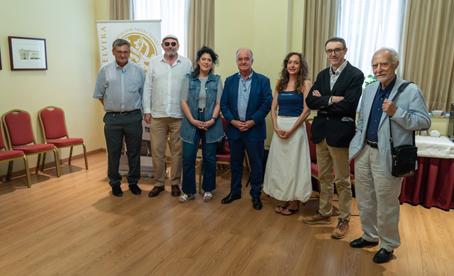 .<a href="/AntonioTocornal/">Antonio Tocornal</a> gana el I Premio Internacional de Novela Corta Francisco Ayala

👉Convocado por la Fundación Sierra Elvira, en colaboración con <a href="/fundacionayala/">Fundación Francisco Ayala</a> y <a href="/Edic_Traspies/">Ediciones Traspiés</a>:
elindependientedegranada.es/cultura/antoni…