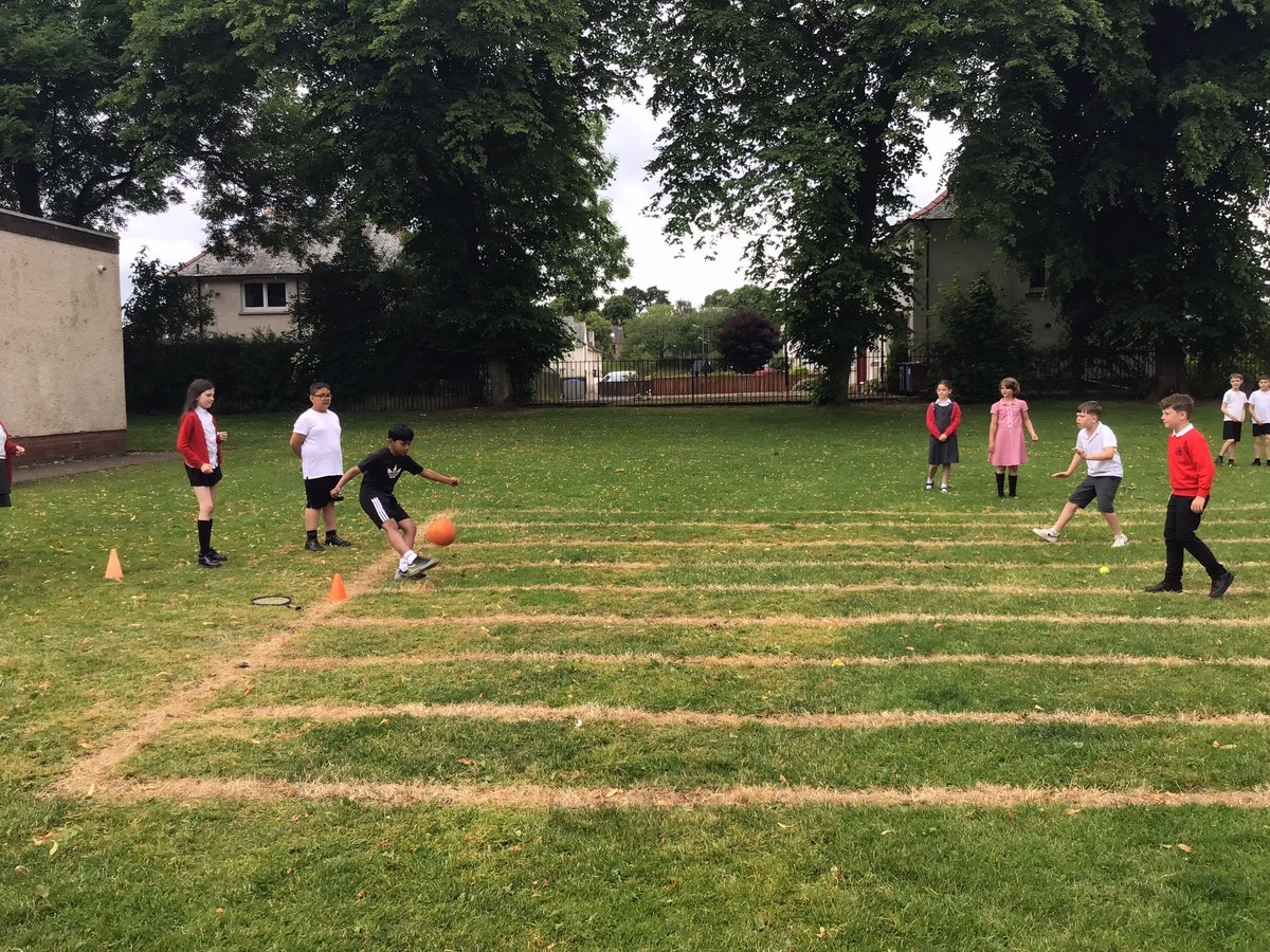 Mahmood exchanged his dojo points to teach today’s PE lesson. He did a fantastic job organising rounders!🏏