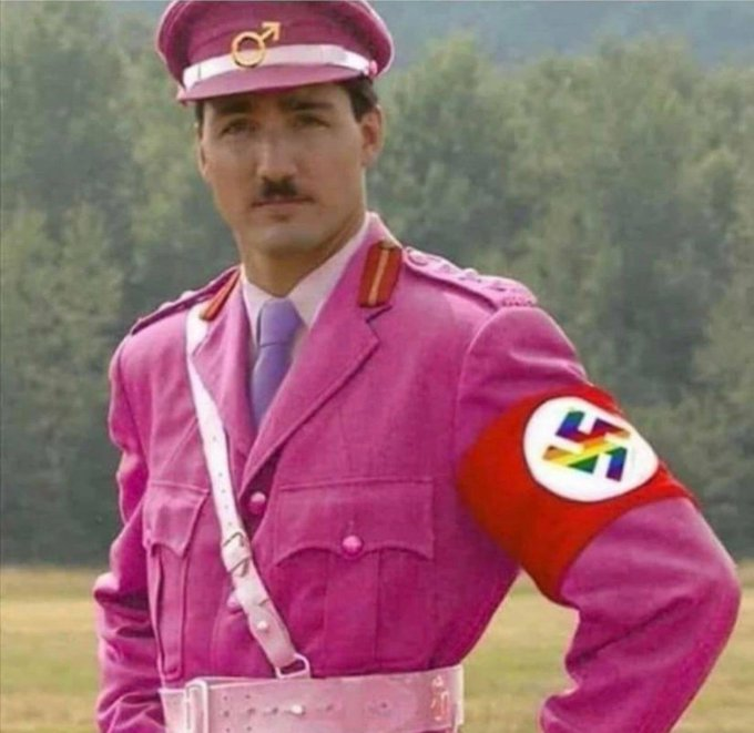 CareerEd's tweet photo. @ItsDeanBlundell Truddy's perfect Pride Parade outfit https://t.co/oRVEt1D0oE