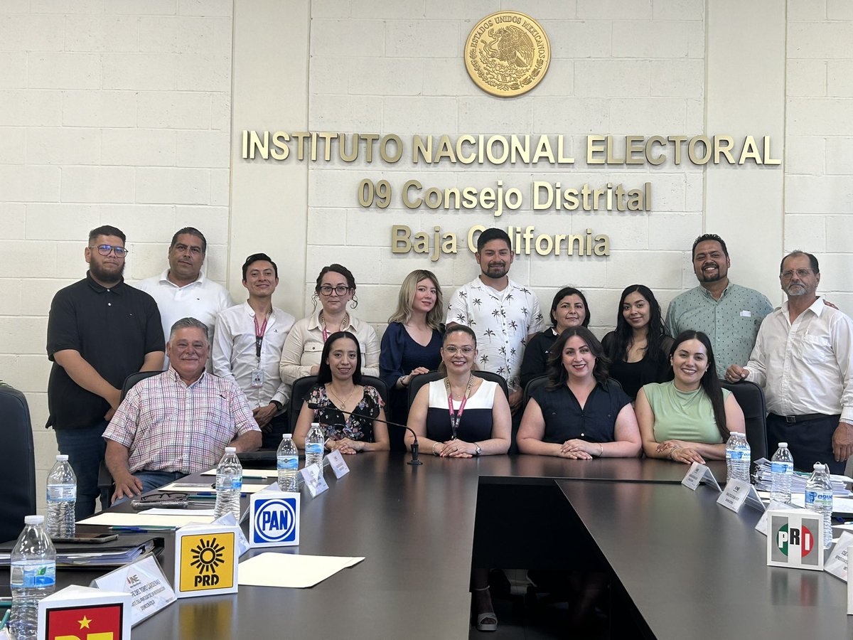 Bren_celis's tweet photo. Última sesión del 09 Consejo Distrital del #INEBC. PEC 2023-2024 💓 https://t.co/E3kIcy7Lqh