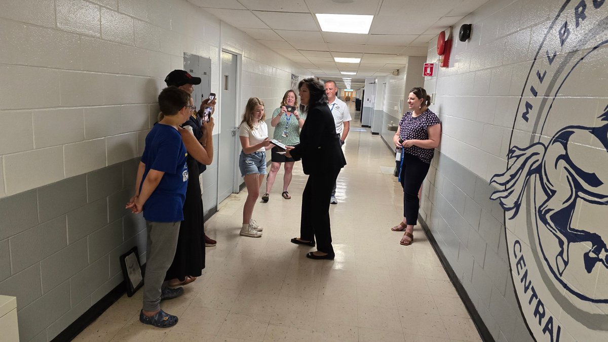 Congratulations to Angelina Gragnaniello from Millbrook Middle School for being recognized as a "Serino Superstar" by County Executive Sue Serino! Keep shining, Angelina! #MCSDConnectedness #SerinoSuperstars #goblazers