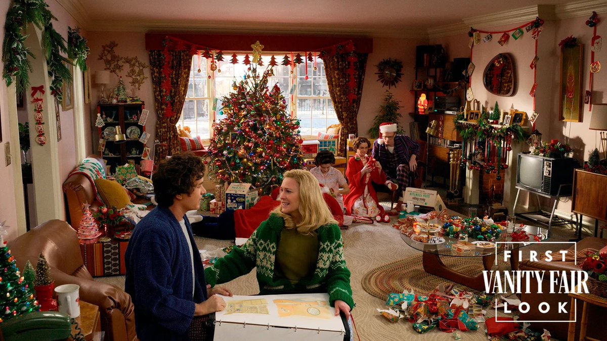 ComplexPop's tweet image. First looks at Tom Hanks &amp;amp; Robin Wright in ‘HERE.’

The film takes place over 100 years inside a living room, with only one camera position that doesn't change.