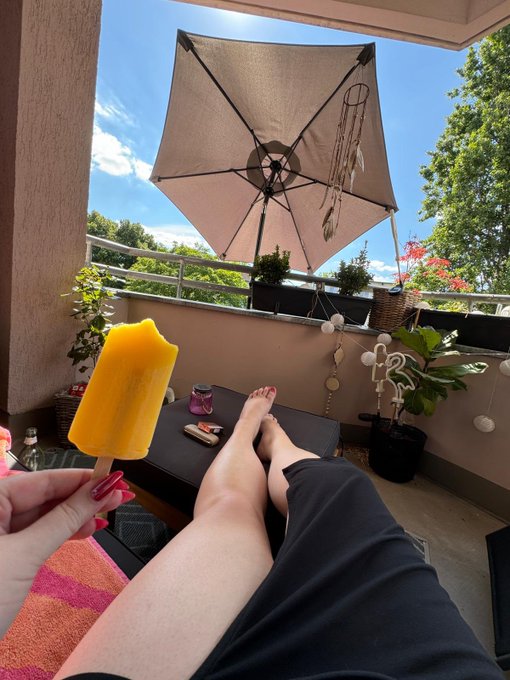 Wowi Sonne in Deutschland! 😍 wer will mal lecken? 🥵 https://t.co/Fp6TBGzdyI