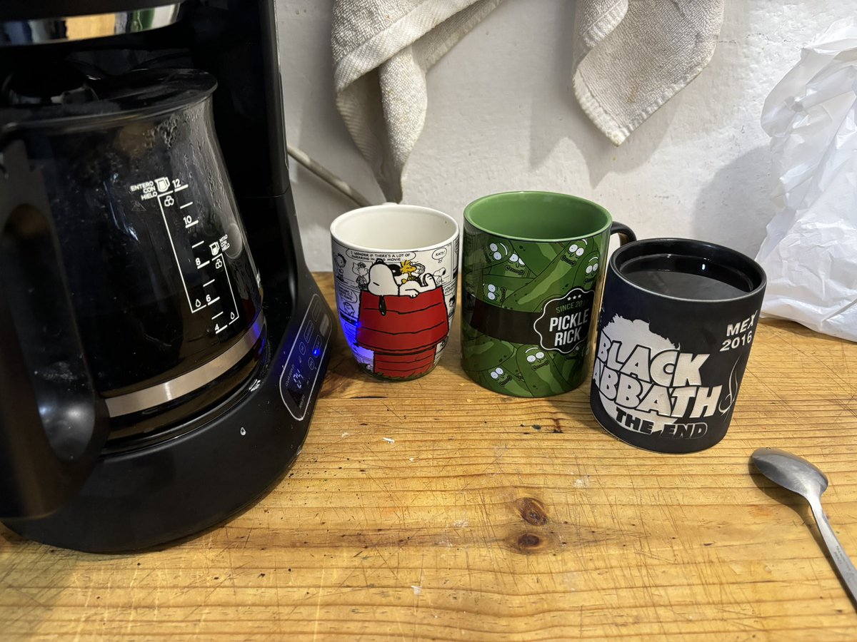 yazgrohll's tweet image. Buenos días , que bonito escuchar a mi profe favorito @ivannieblas junto a chacito 🥰 @eltalcha 
Café? 
 #PoderosaChapata