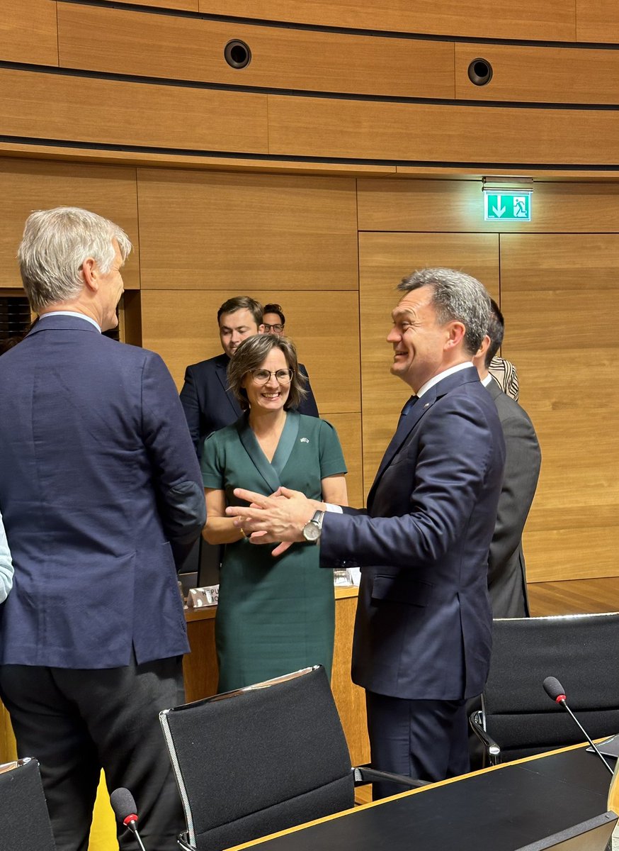 Jessika Roswall (@jessikaroswall) on Twitter photo Today is a truly historic day. With the first Intergovernmental Conferences for Ukraine and Moldova, we take a step closer towards an enlarged and united Europe. 🇺🇦🇲🇩🇪🇺 <a href="/StefanishynaO/">Olga Stefanishyna</a> <a href="/DorinRecean/">Dorin Recean</a> Today is a truly historic day. With the first Intergovernmental Conferences for Ukraine and Moldova, we take a step closer towards an enlarged and united Europe. 🇺🇦🇲🇩🇪🇺 <a href="/StefanishynaO/">Olga Stefanishyna</a> <a href="/DorinRecean/">Dorin Recean</a>