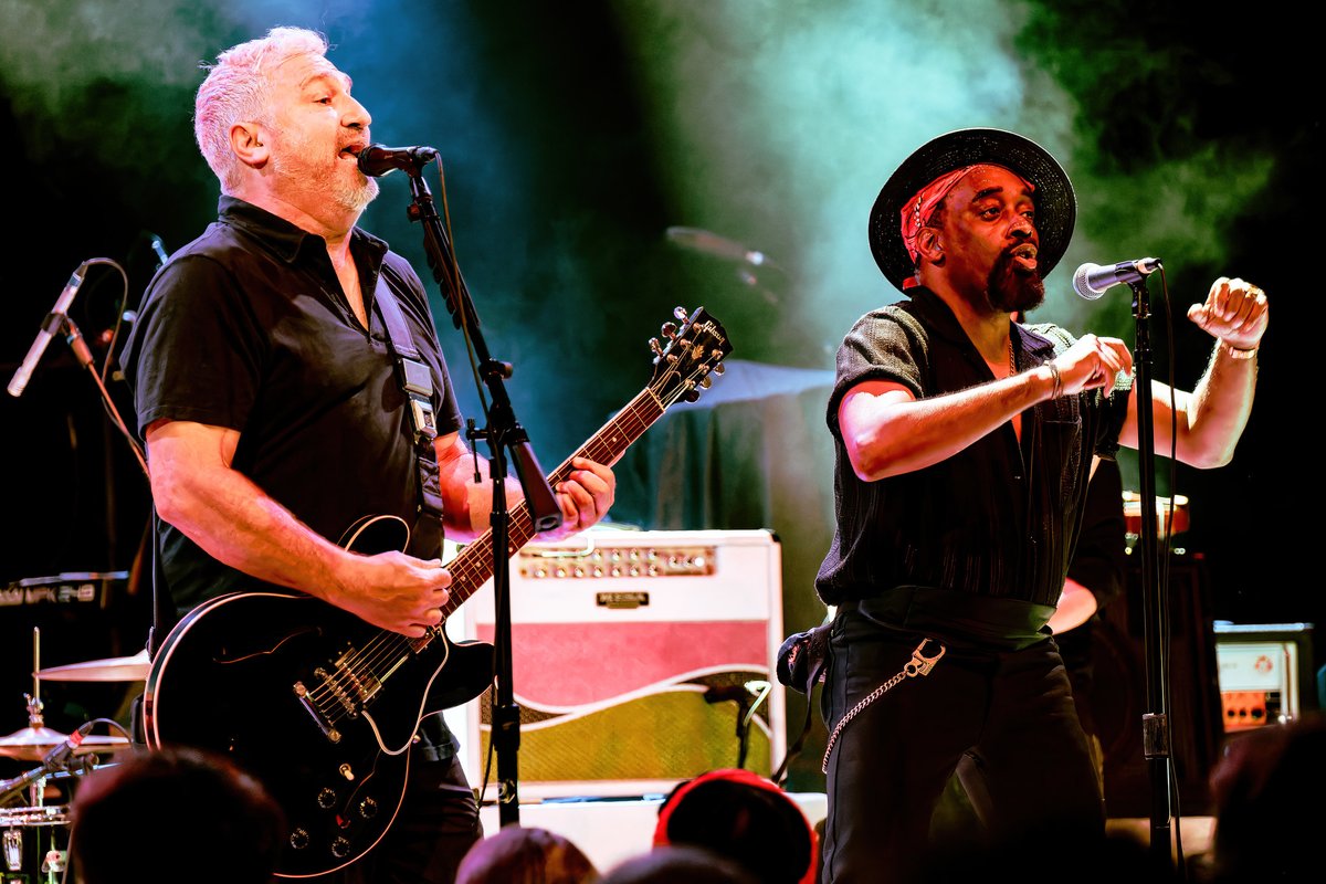 concertaddicts's tweet image. Review + photos of @thechurchband + @theafghanwhigs  performing at the @TheLincolnDC  in #WashingtonDC by @arcane93 
concertaddicts.com/reviews/live-r…