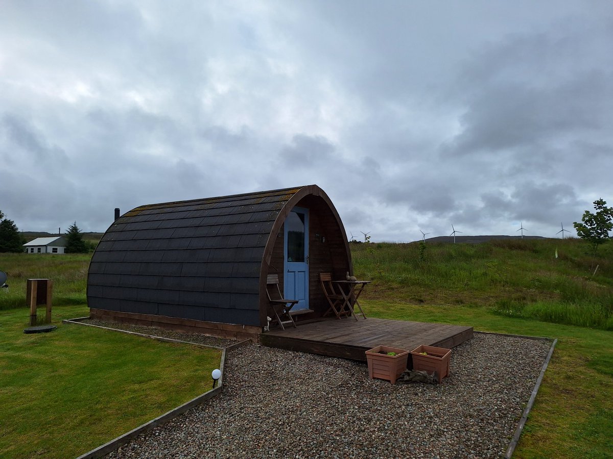 JongejanRichard's tweet photo. Ons kleine huisje voor deze paar dagen. ☺️ Lekker knus!
#tinyhouse #Scotland #inthemiddleofnowhere https://t.co/iDpnwBRxKV