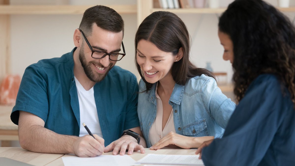 QuoteChallenge's tweet photo. #Tip: Know your insurance terms to avoid claim surprises. Look out for exclusions, coverage limits, and optional endorsements for complete protection. We're here to answer your questions. (386) 447-8950
#FFI https://t.co/dytcxAKYAz