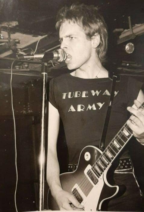 #GaryNuman Diaries 📕

#TubewayArmy made their first appearance at The Roxy Club, London on this day 1977.

"Lead singer Gary Valeriun has first night nerves. He has bright red hair".  "He is very annoyed about the band not been able to check the sound on stage".