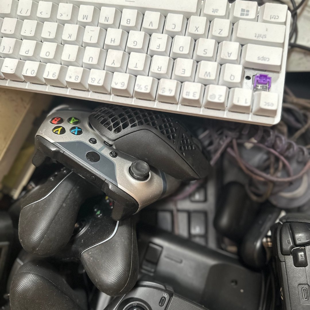 RebootTechLLC's tweet photo. Got old electronics lying around? π Reboot Tech is here to help!
We recycle a wide range of e-waste You can drop off your electronics anytime between 8 am and 5 pm PST. π π
#R2v3Certified #ISOCertified #CalRecycle #DataDestruction #EWasteRecycling #ITAssetDisposition https://t.co/Gdui78GjGf