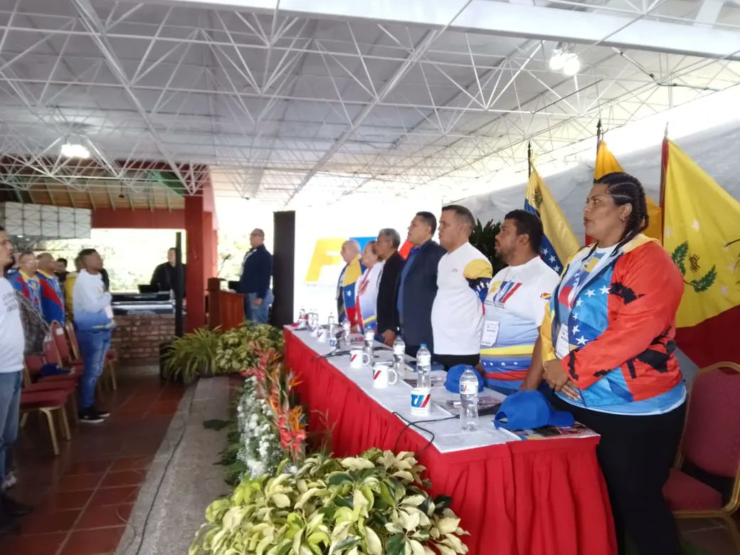 cbolivariana's tweet photo. #25Jun
 Desde la ciudad de San Cristóbal, (Táchira), instalado el VI Congreso de la FTUV.

En el acto inaugural presentes: Carlos López, Coord Gen de la CBST; Josué Rodríguez, Coordinador Obrero;  Carmen Hernández, Coordinadora Docente y autoridades del @MinTrabajoVE -Táchira. https://t.co/BdsYZdC40c