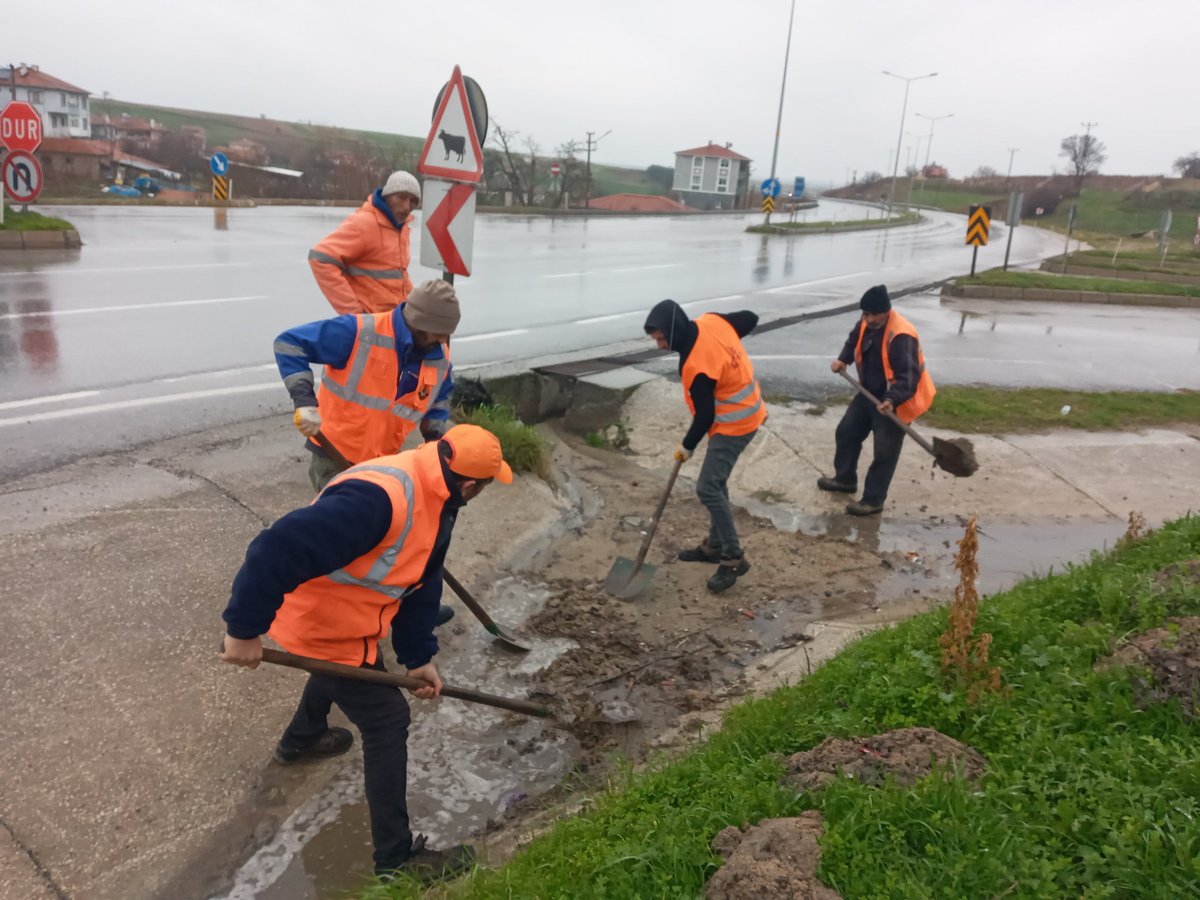 ASGARI UCRETE ZAM YOK DIYENI ALLAHTA YOK ETSIN YARABBIM
 AMIN🙏🙏🙏
#CokMuZor