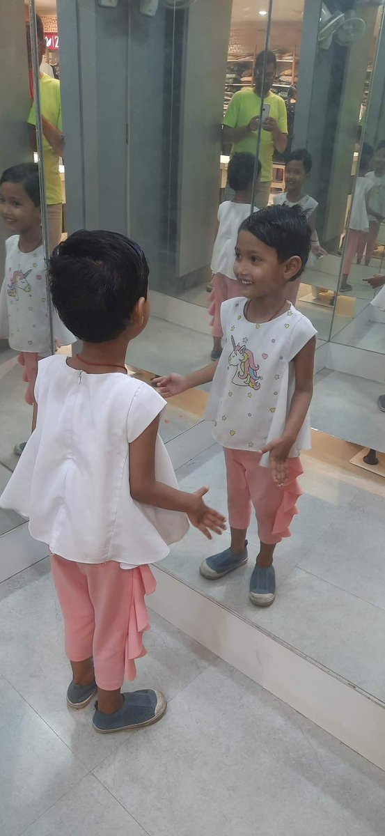 Indrajit87_'s tweet photo. #Happy_Birthday my little princess...!!! Many many happy returns of the day. May God bless your journey of life with lots of happiness, love, peace and prosperity...🎂
Love you Munni...❤️ https://t.co/446krks27k