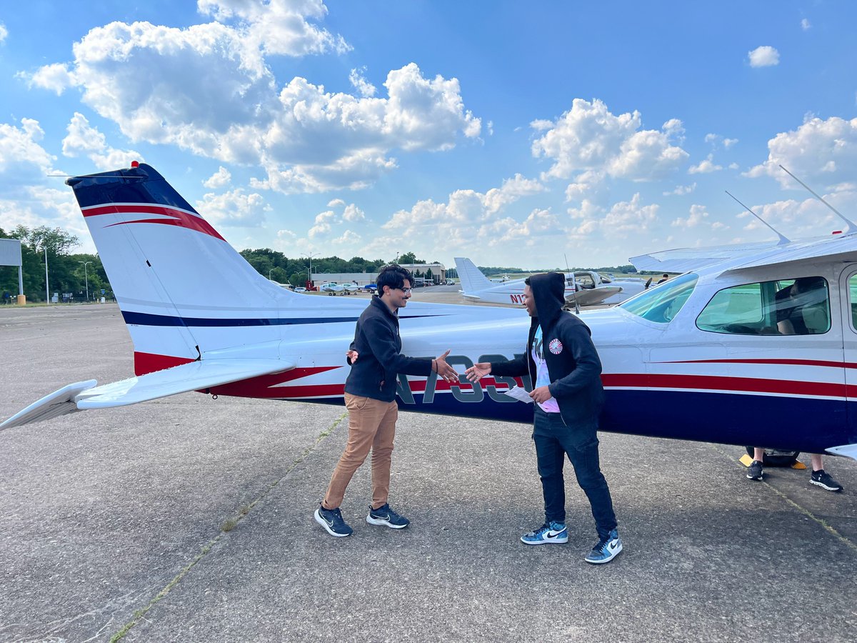 TailwindsEDU's tweet photo. Exciting News! A new commercial pilot in town! The School district of Philadelphia First commercial pilot! Congrats Jonathan! for all your hard work! Truly amazing! Special shout of to our Instructor Jigar Patel for his last and 11th Check-ride pass! @jiggysmallsss @official.jsc https://t.co/KOEq4LkDPJ