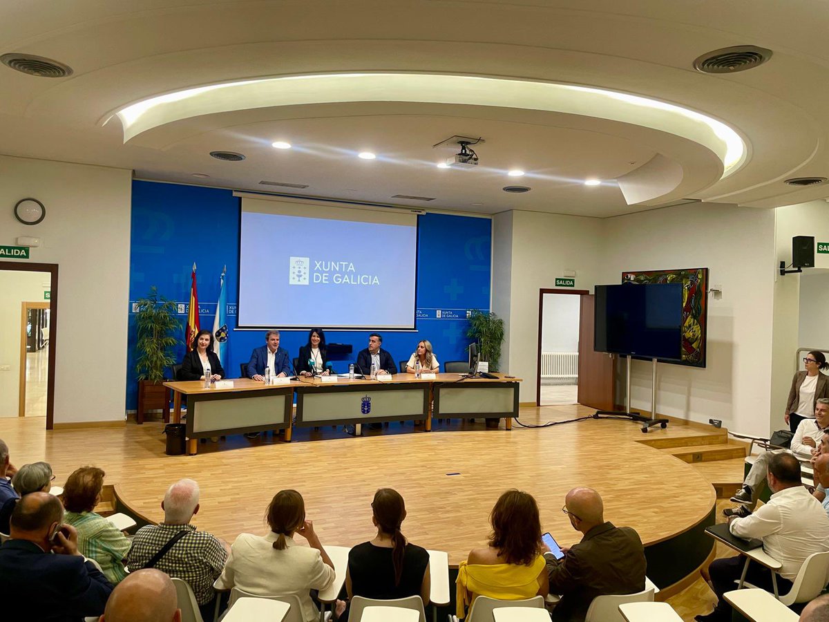 DeputacionOU's tweet image. O deputado provincial de Innovación, JorgePumar, asistiu esta tarde na Delegación Territorial da Xunta en Ourense, ao acto informativo sobre a Rolda Este, organizado pola Consellería de Vivenda e Planificación de Infraestruturas.