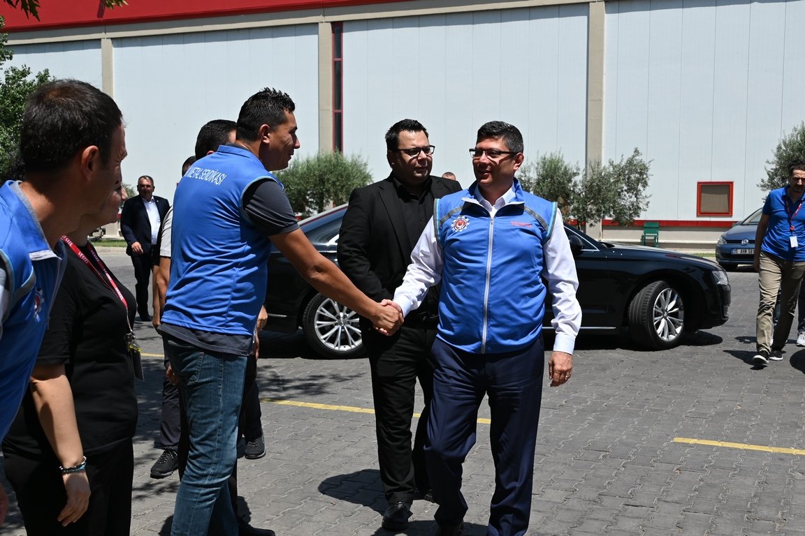 AltundagUysal's tweet image. Vestel ziyaretim kapsamında ikinci olarak Vestel Beyaz Eşya Buzdolabı 2 Fabrikasında yer alan sendika temsilciliğimizde üyelerimizle bir araya geldim. Ziyaretim sırasında gösterilen coşkulu karşılama ve gösterilen alakadan dolayı teşekkür ederim.