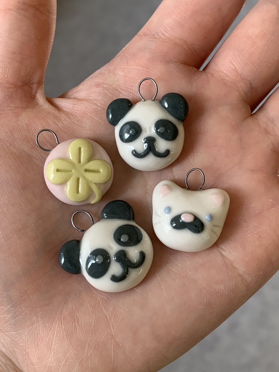 도자기로 만든 후이바오랑 루이바오 펜던트🐼